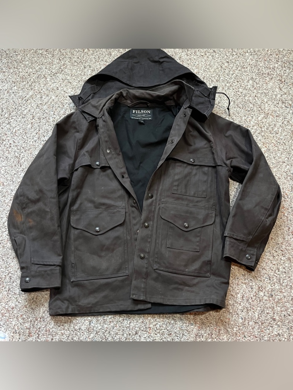 Filson hooded heavyweight jacket pockets men’s small cotton polyester *flaw*